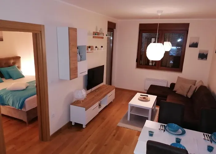 Apartment & Viktor Lux *